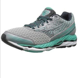 Mizuno Women’s Wave Paradox 2 Size 9.5